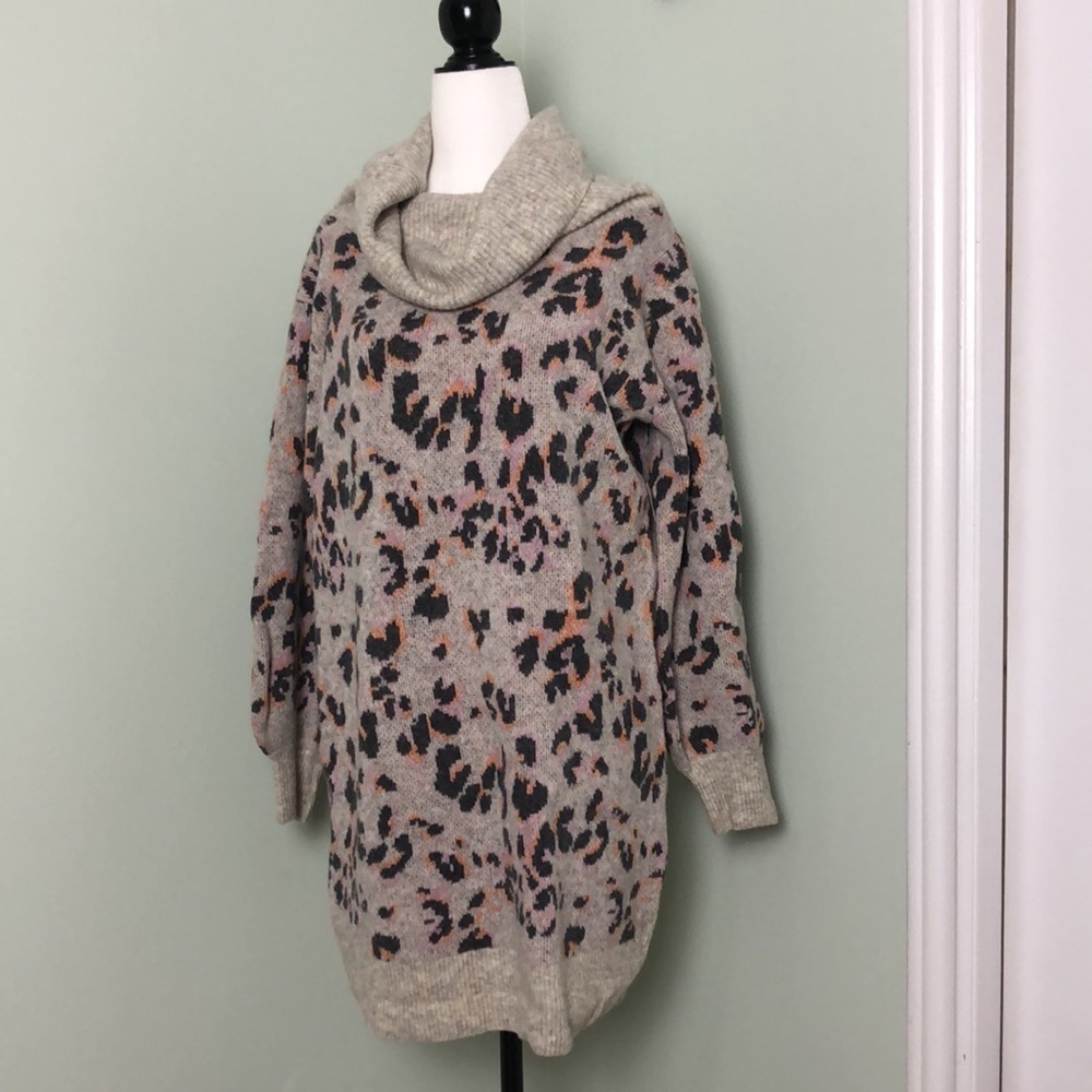 💙 M 💙 NWT Anthro Sweater Leopard Print Cowl Neck Yak Wool Tunic